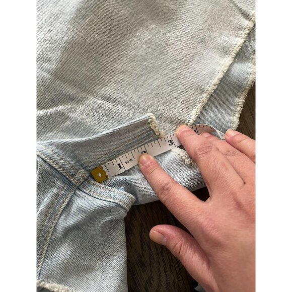 NWT Old Navy Womens OG Straight Light Wash Denim Shorts Size 14 With Frayed Hem - Picture 3 of 5